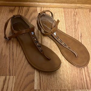 Mossimo - Flat cognac sandals with stud details